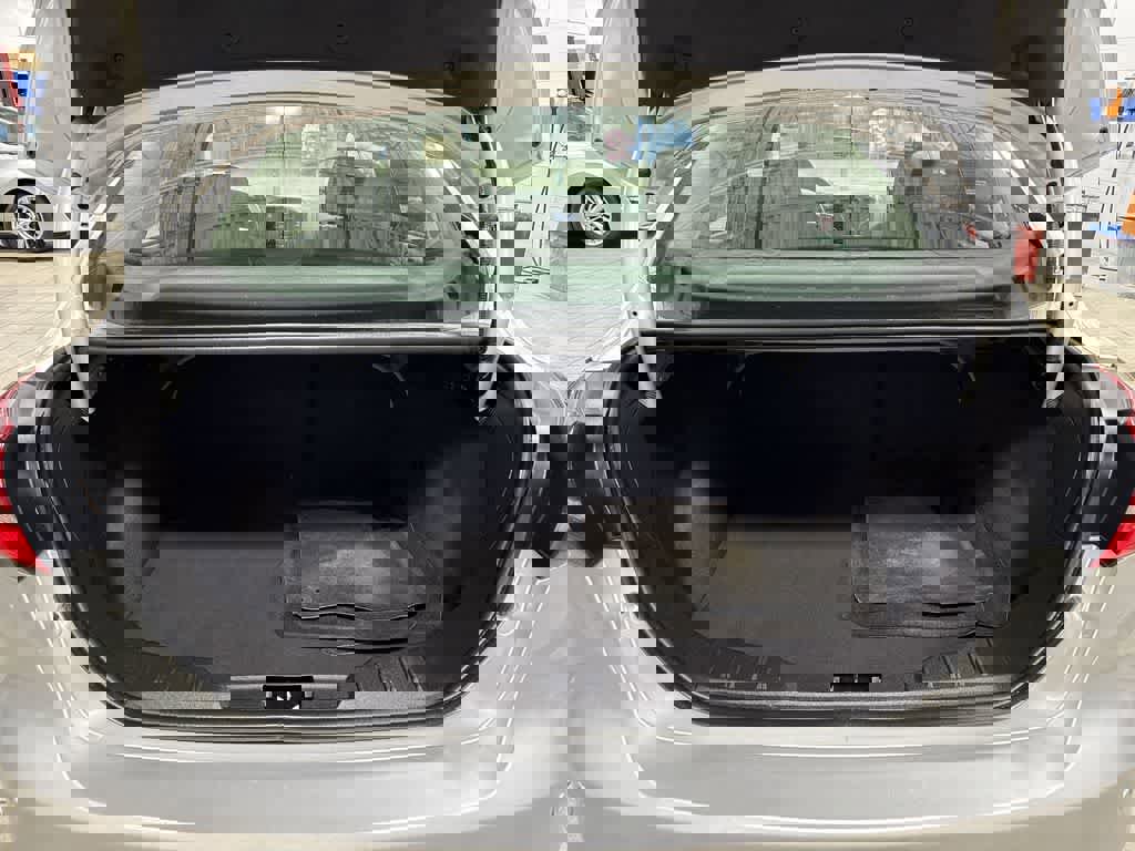 Used 2016 Ford Focus SE w/ SE Power Seat Package image 11