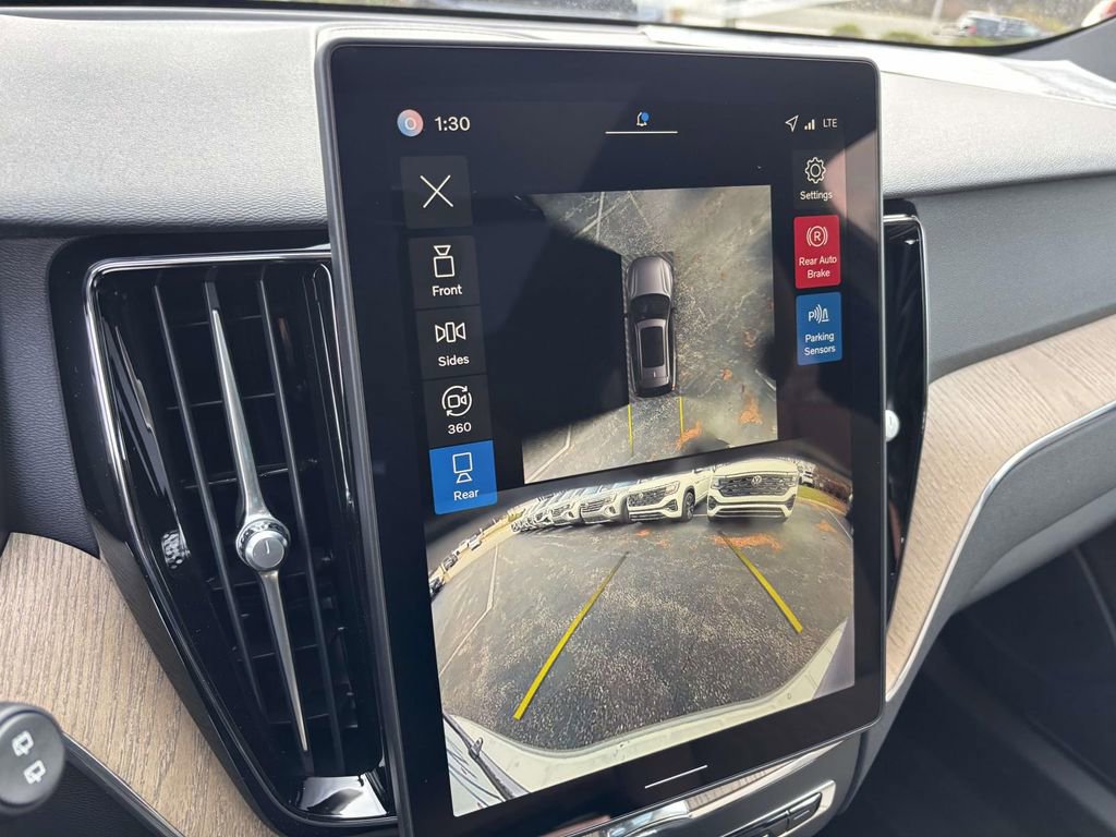 New 2026 Volvo XC60 B5 Plus w/ Protection Package Premier image 20