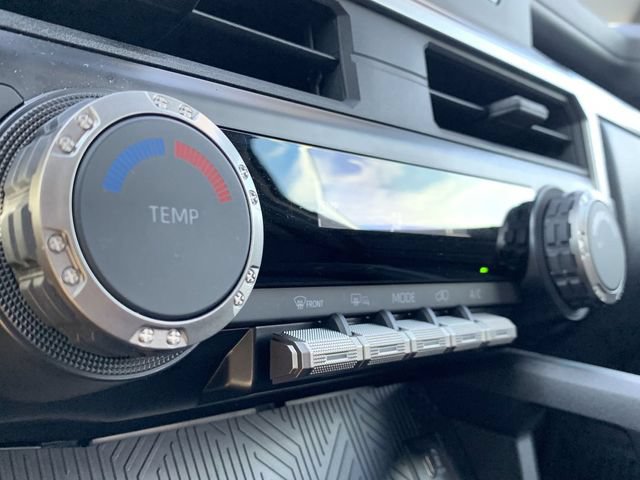 Certified 2025 Toyota 4Runner SR5 AWD/4WD image 30