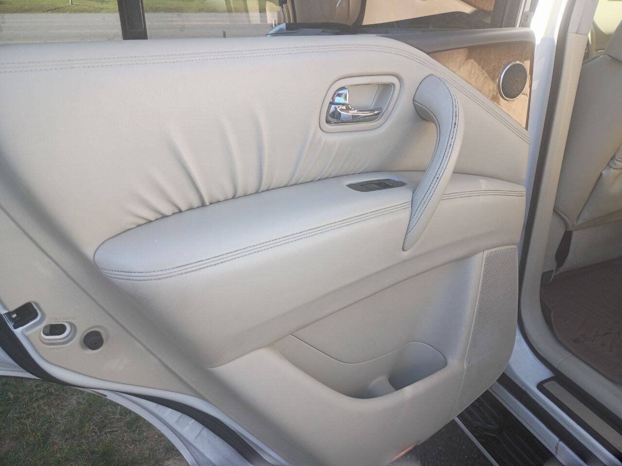 Used 2012 INFINITI QX56 4WD w/ Theater Pkg image 16