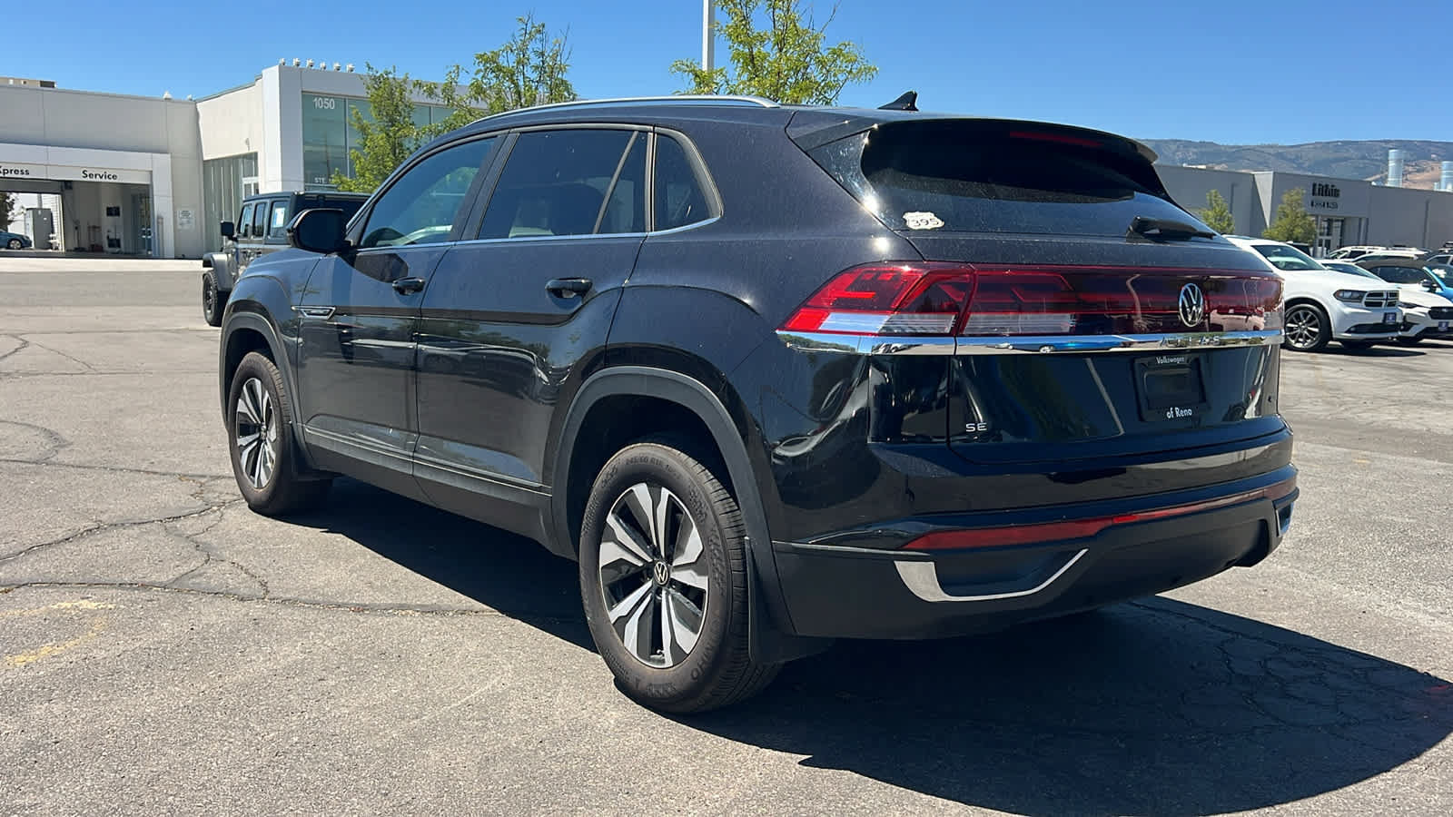Used 2025 Volkswagen Atlas Cross Sport SE AWD/4WD image 7