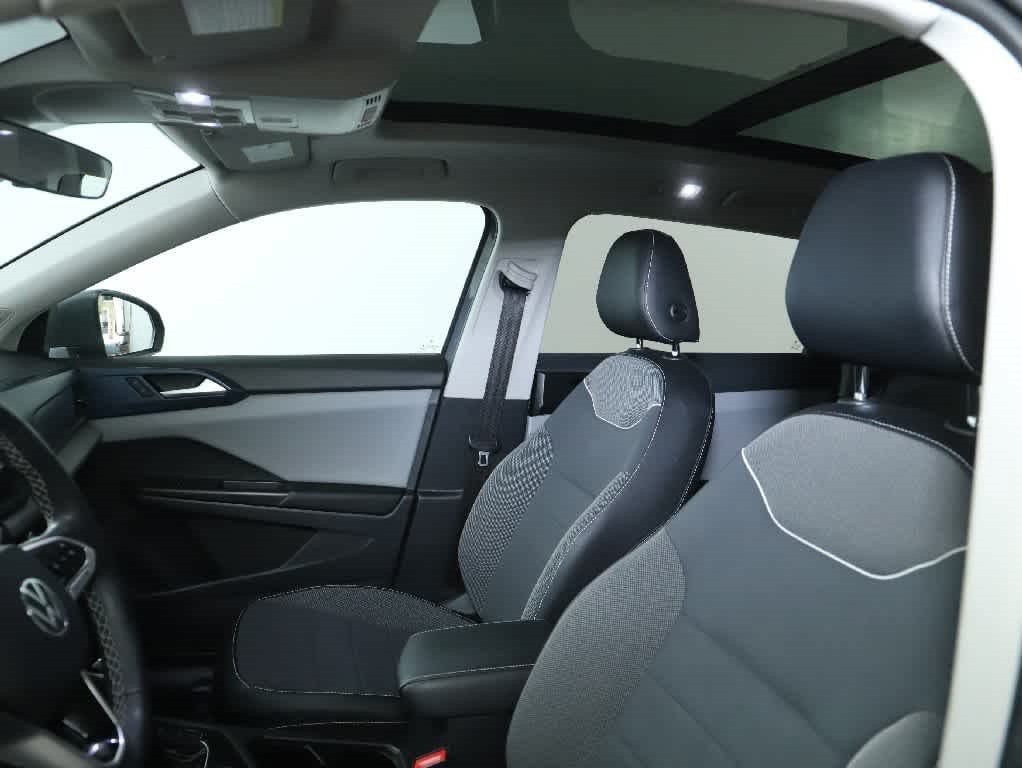 Certified 2023 Volkswagen Taos SE w/ Panoramic Sunroof Package AWD/4WD image 20