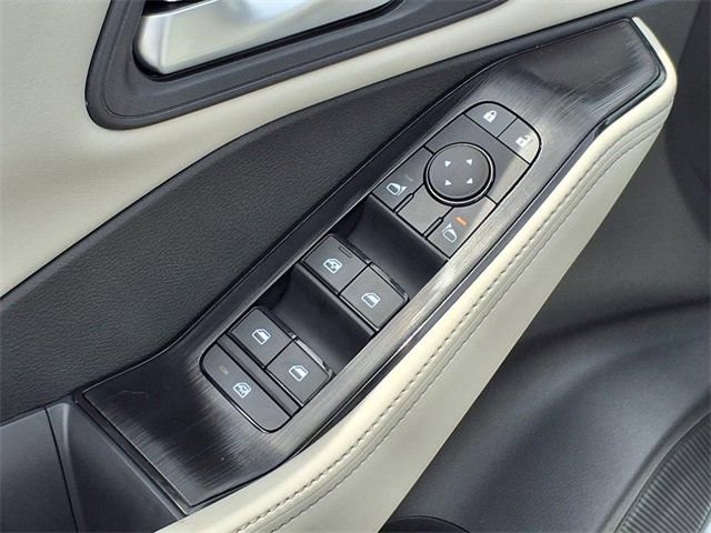 New 2025 Nissan Rogue SV image 9