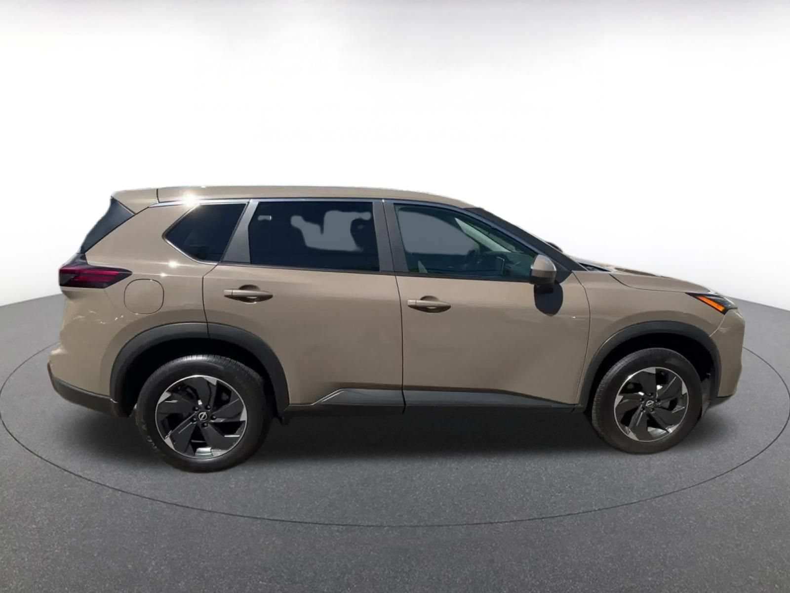 Used 2025 Nissan Rogue SV AWD/4WD image 15