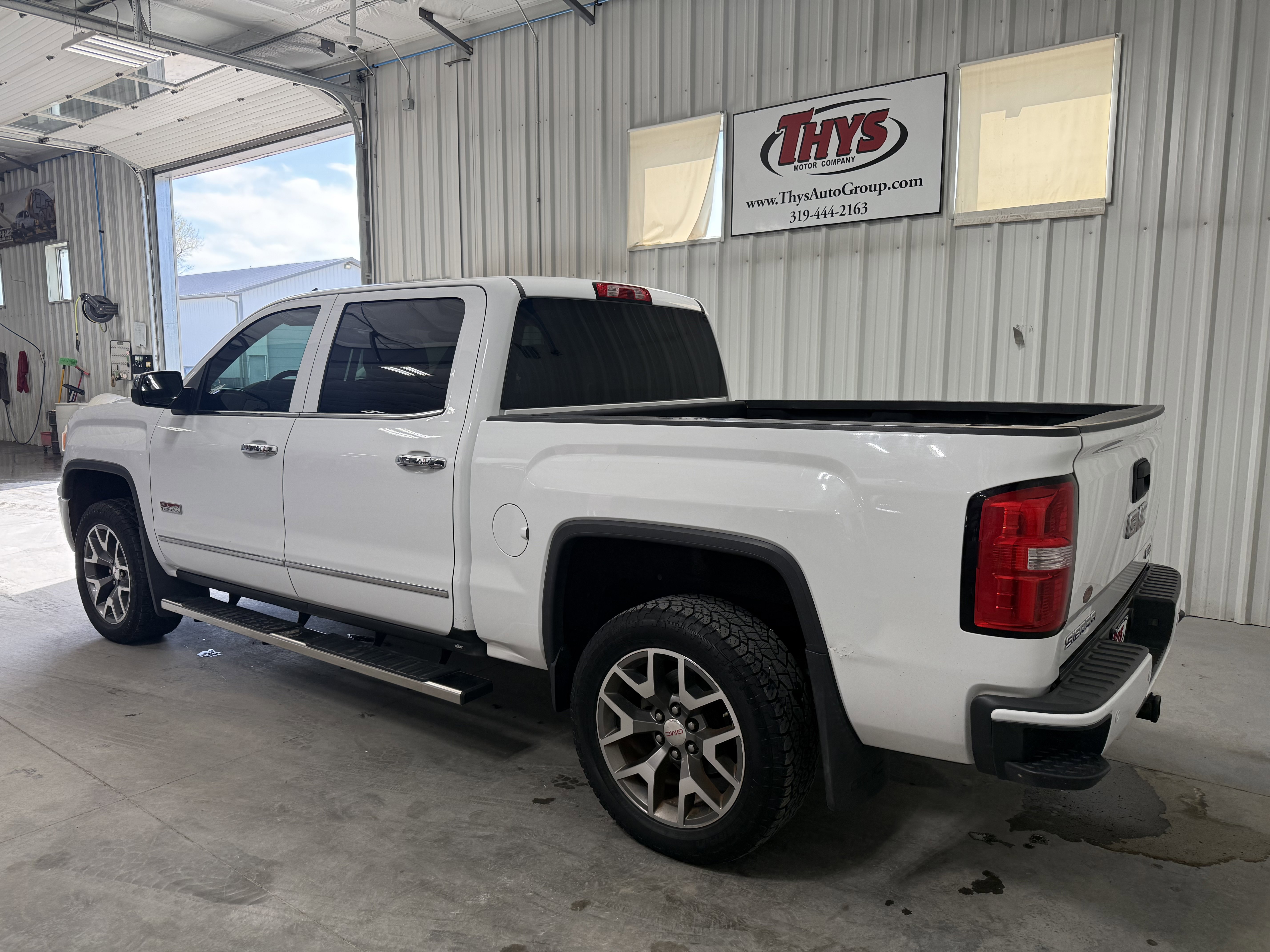 Used 2014 GMC Sierra 1500 SLT w/ All-Terrain Package image 11