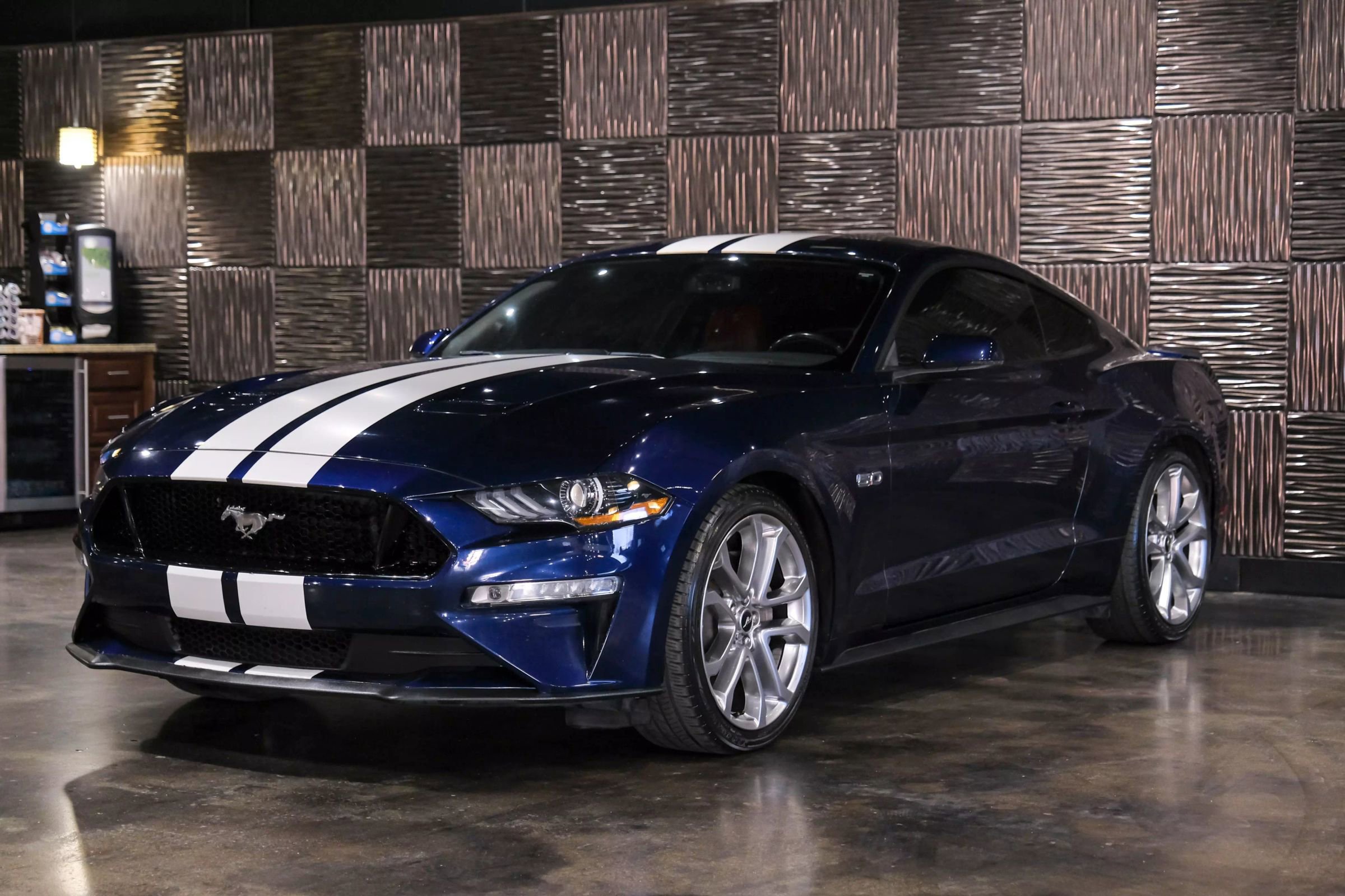 Used 2020 Ford Mustang GT Premium w/ Equipment Group 401A image 5