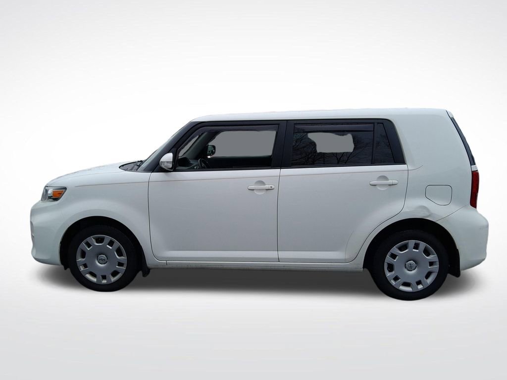 Used 2015 Scion xB image 4