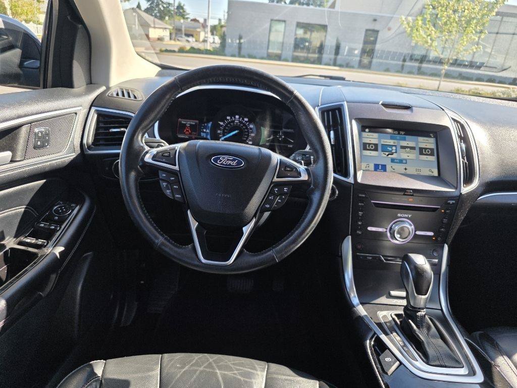 Used 2017 Ford Edge Titanium w/ Technology Package FWD image 13