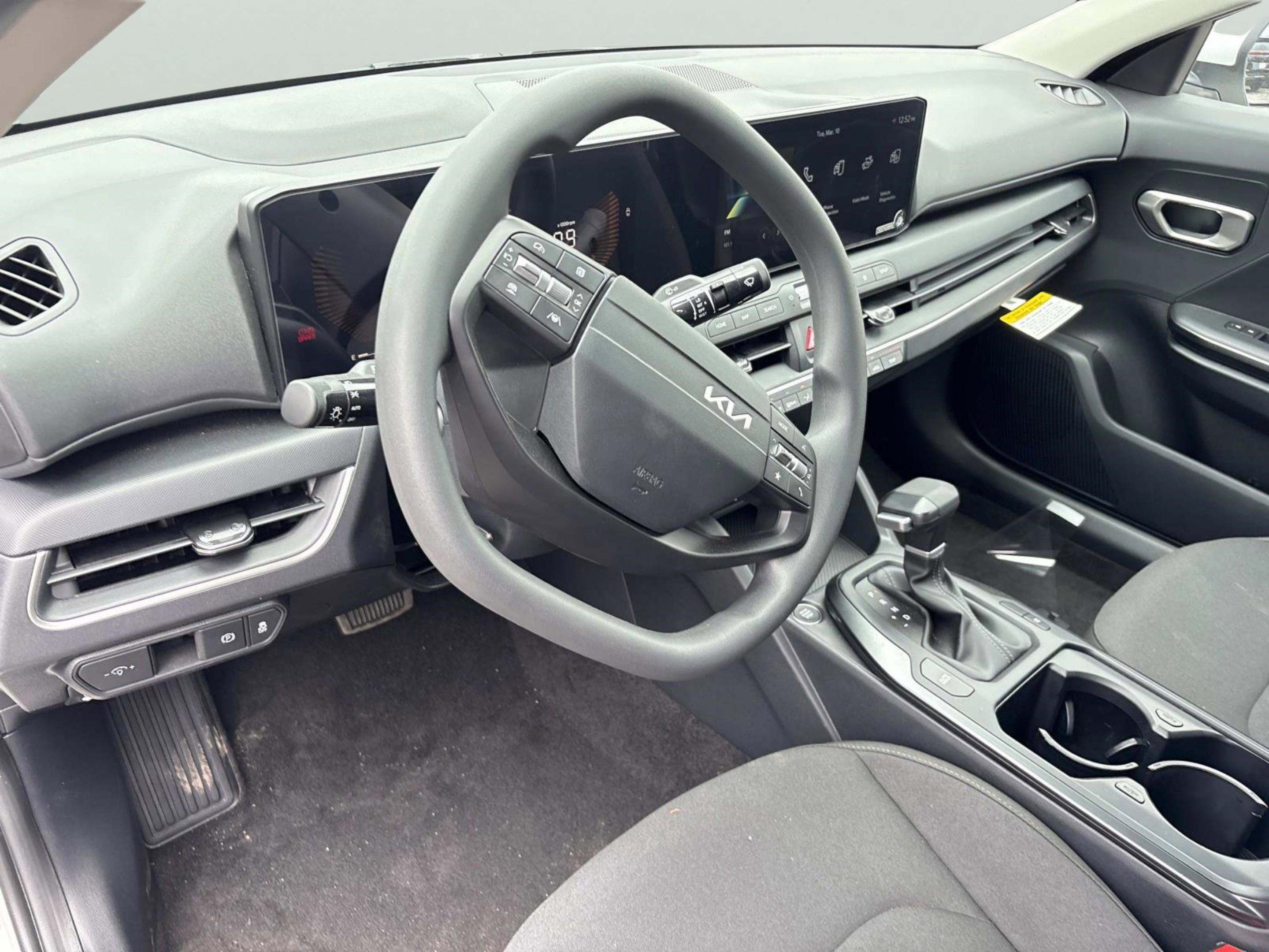 New 2026 Kia K4 LX image 21