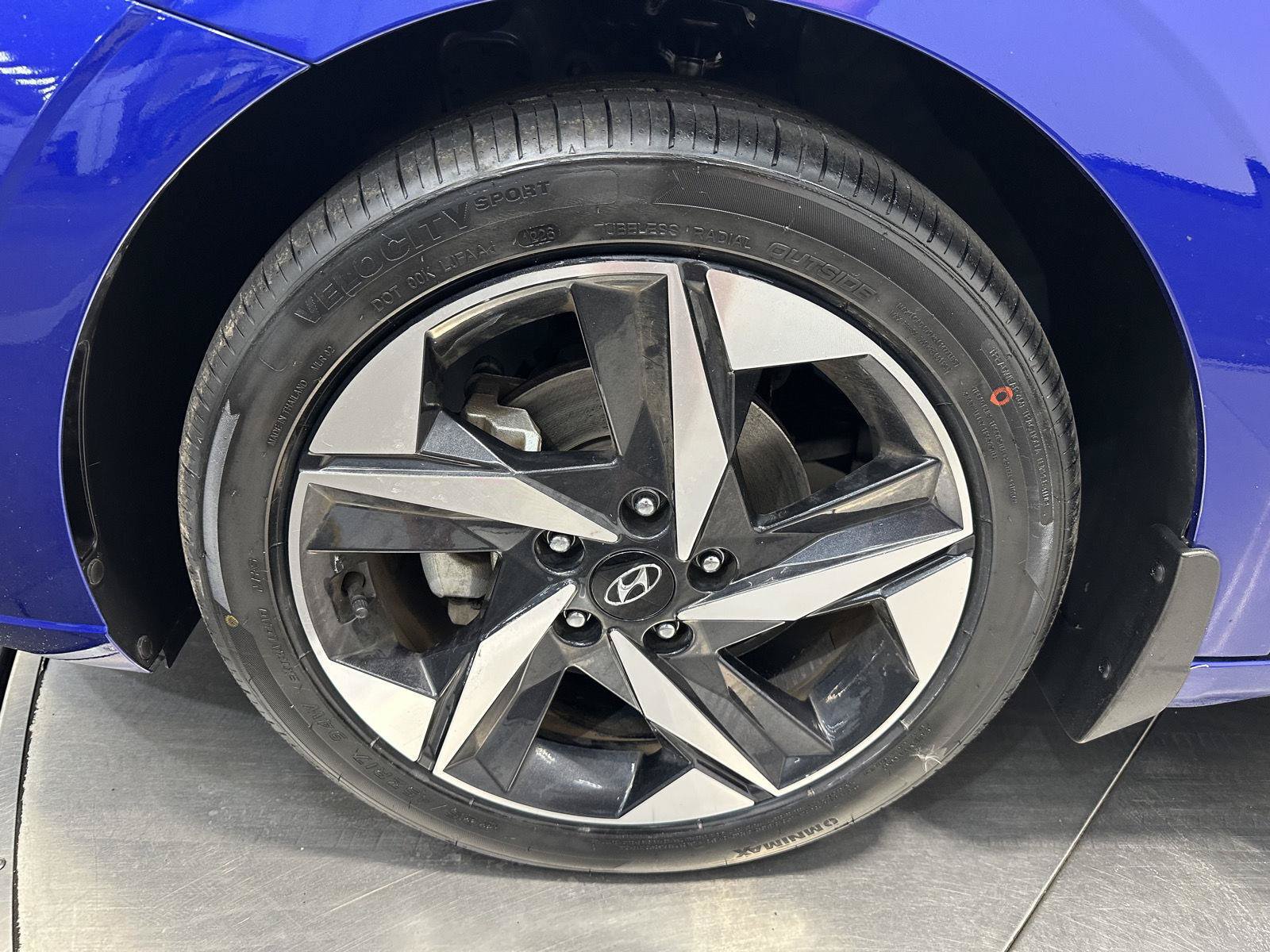 Certified 2023 Hyundai Elantra Limited FWD image 9
