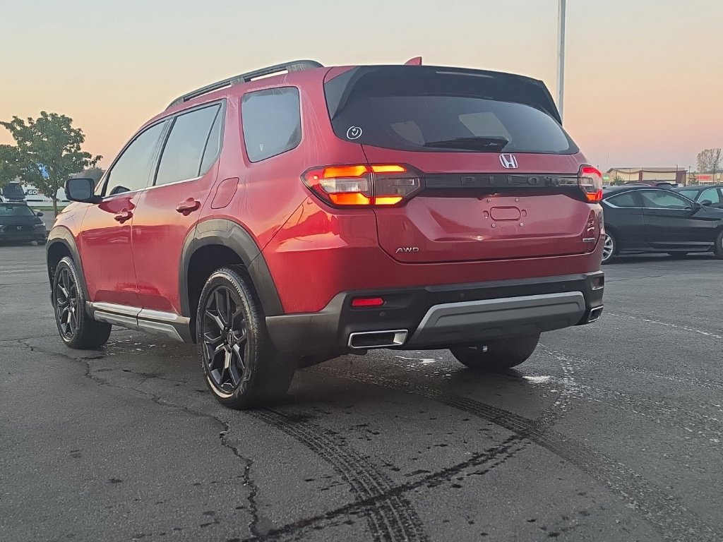 Used 2025 Honda Pilot Touring image 5