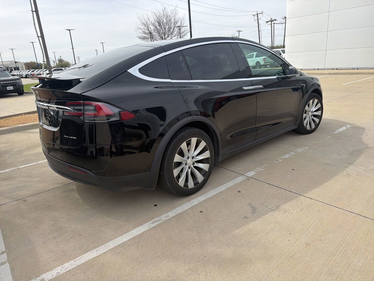 Used 2019 Tesla Model X Long Range image 4