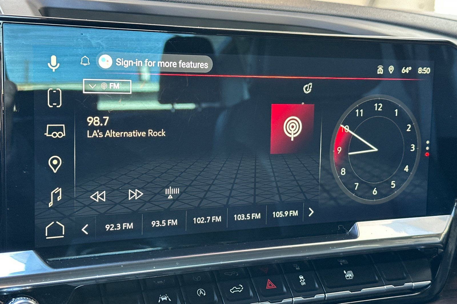 Certified 2025 GMC Sierra 1500 SLT image 24