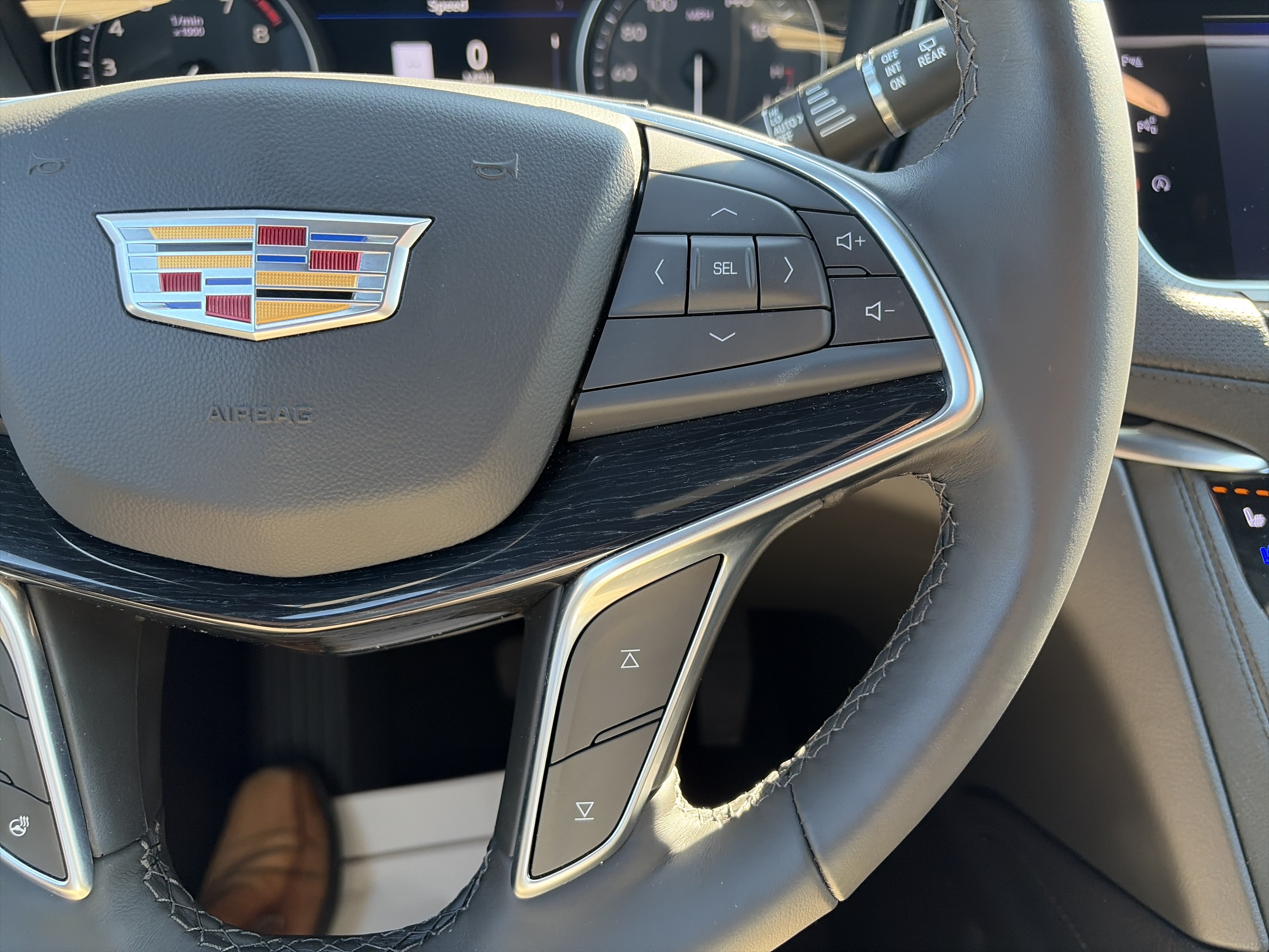 Used 2025 Cadillac XT5 Premium Luxury w/ Technology Package AWD/4WD image 21