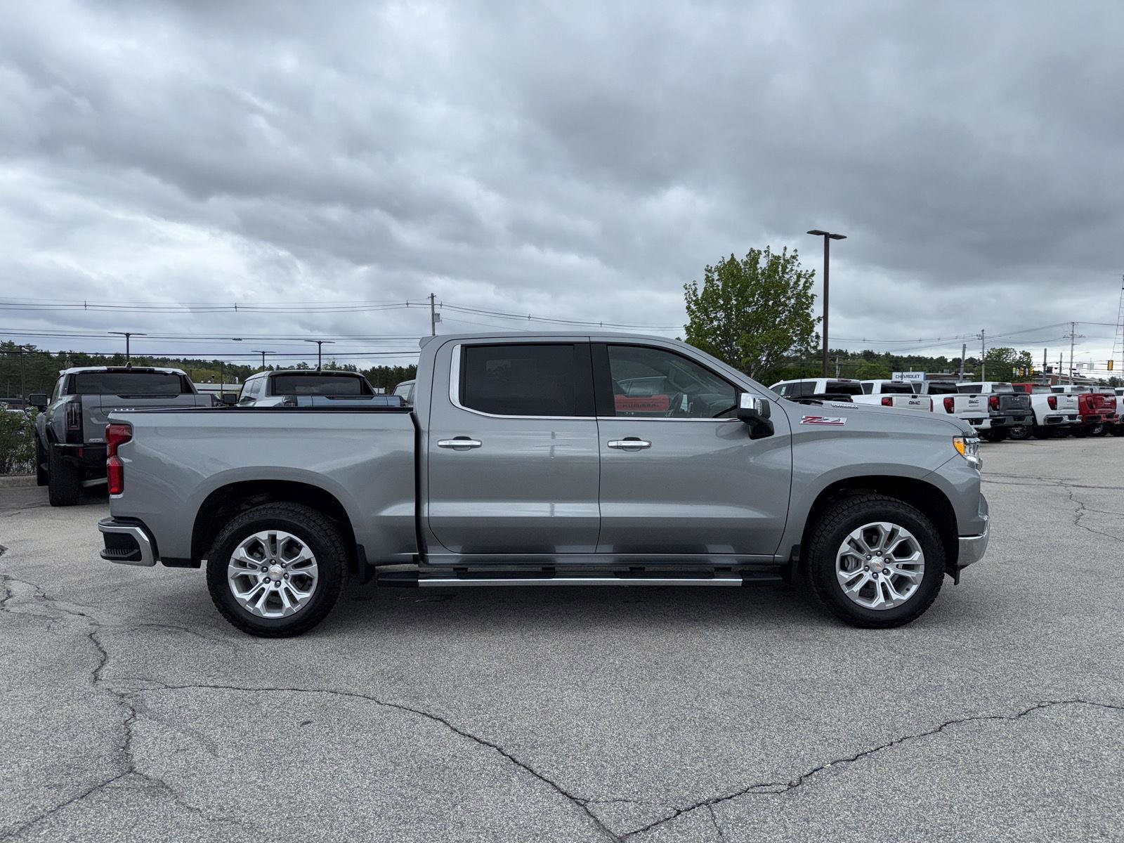 Used 2025 Chevrolet Silverado 1500 LTZ image 6