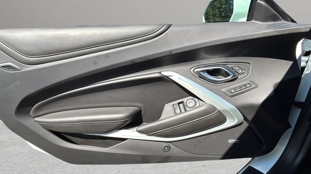 Used 2021 Chevrolet Camaro SS RWD image 18