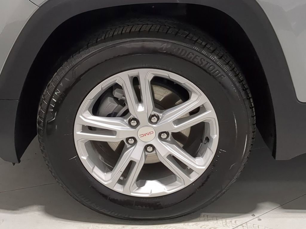 Used 2023 GMC Terrain SLE w/ Driver Convenience Package image 17