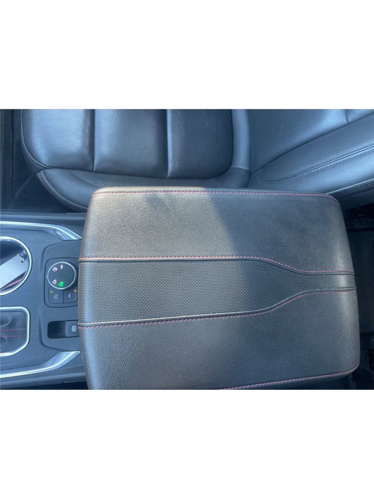 Used 2022 Chevrolet Traverse RS AWD/4WD image 12