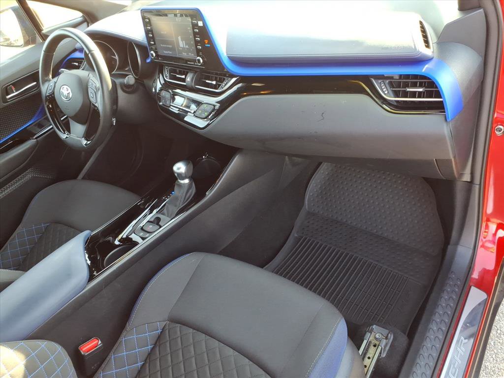 Used 2022 Toyota C-HR XLE image 18
