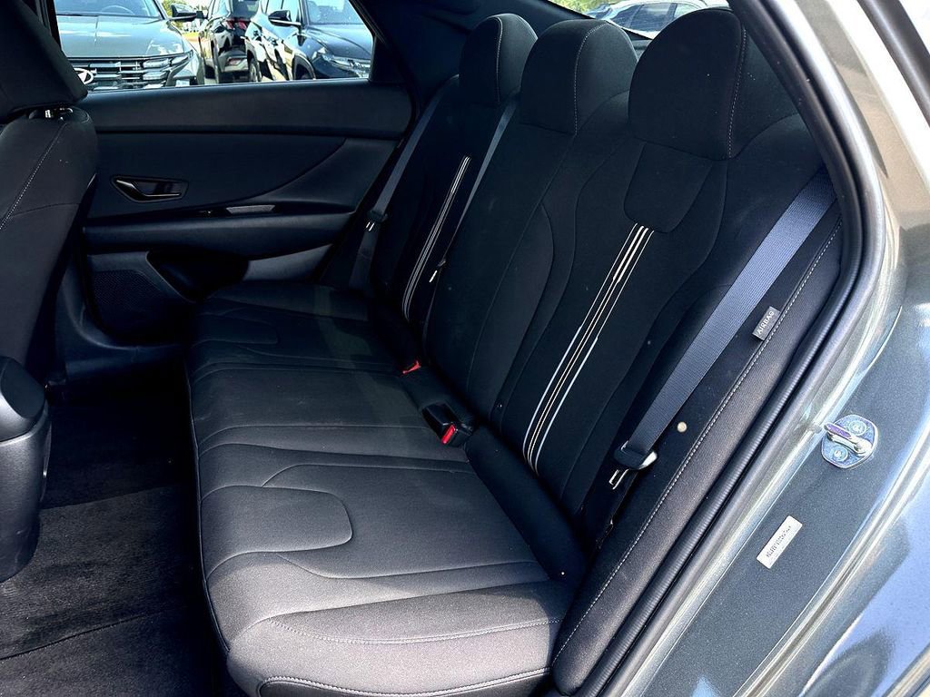 Used 2025 Hyundai Elantra Sport image 26