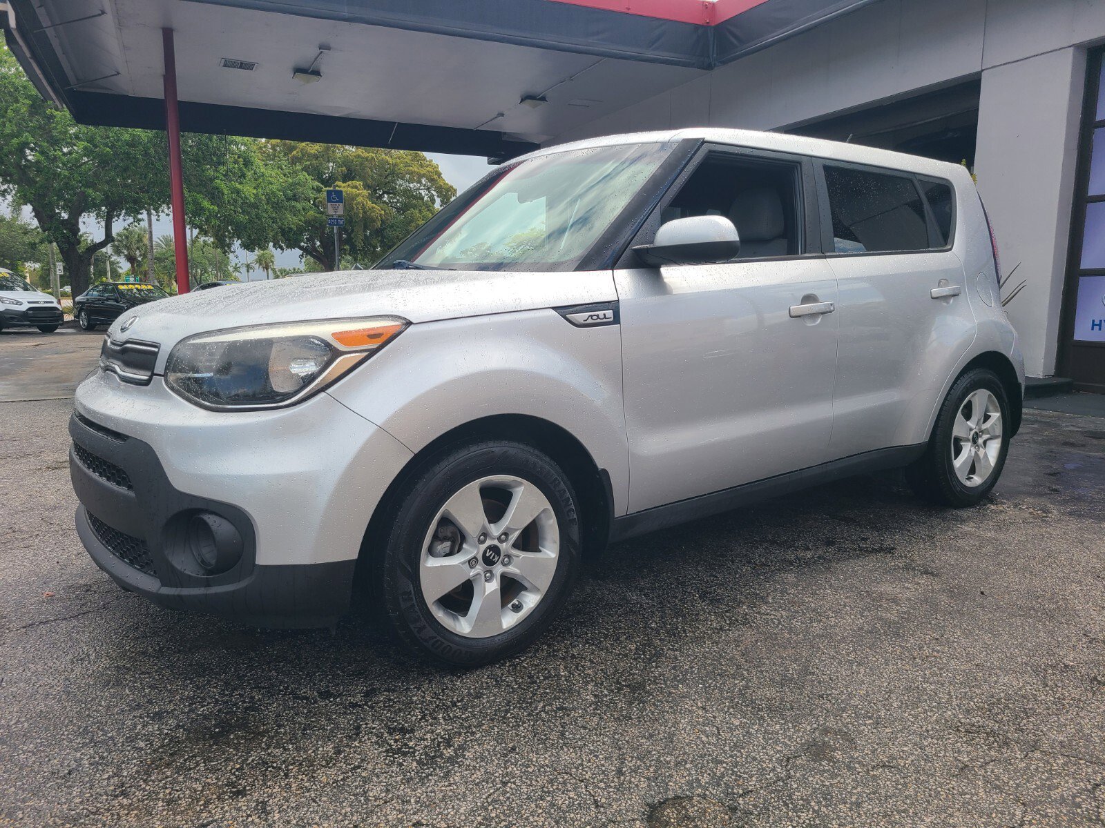 Used 2017 Kia Soul image 2