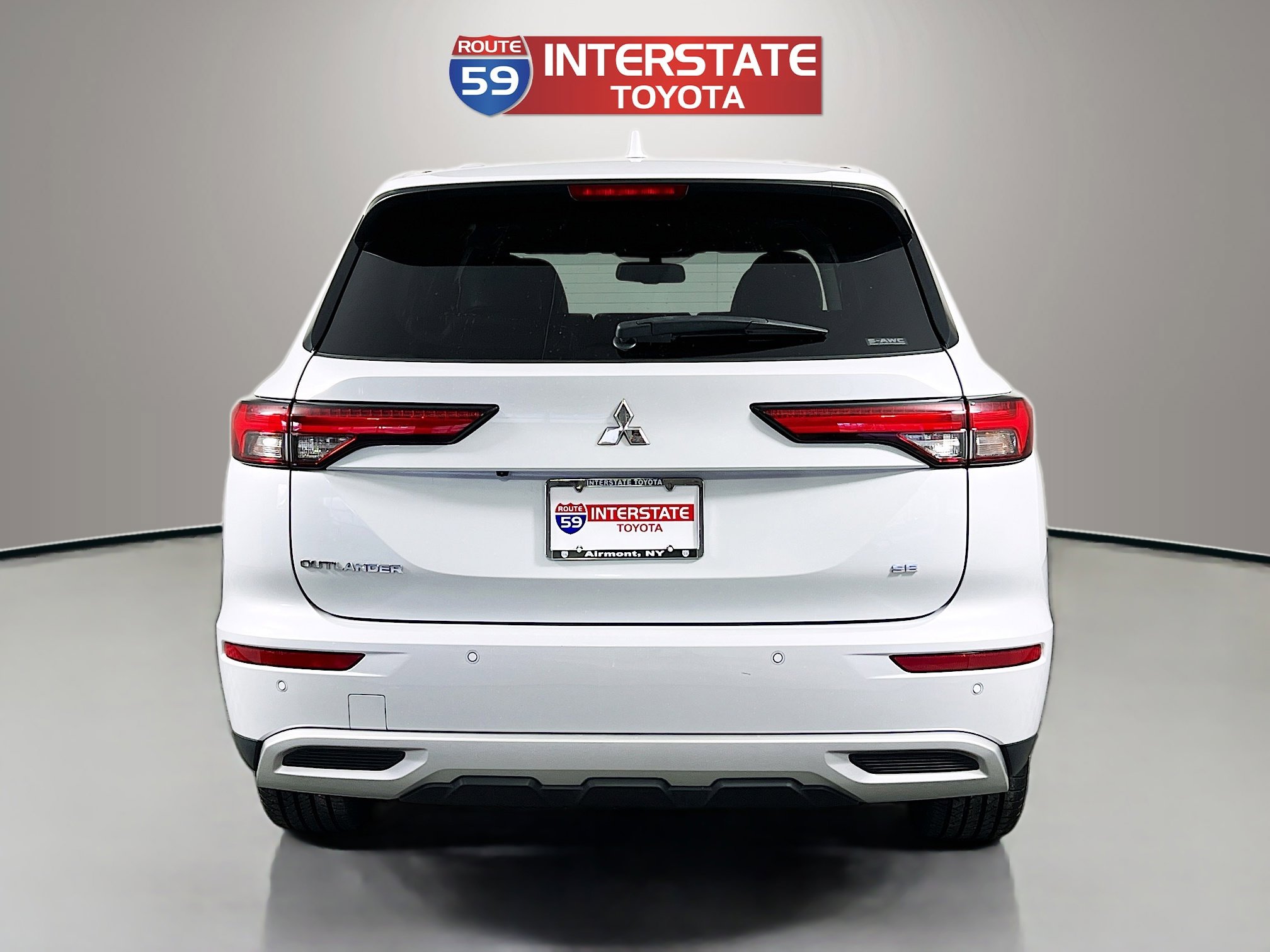 Used 2022 Mitsubishi Outlander SE image 6