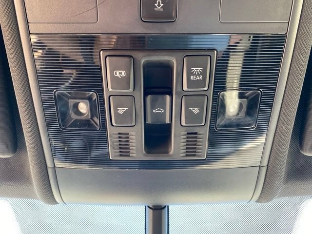 Used 2021 Volkswagen Atlas Cross Sport SE w/ Panoramic Sunroof Package FWD image 19