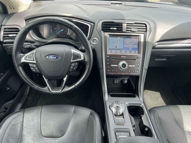 Used 2019 Ford Fusion Energi Titanium FWD image 17