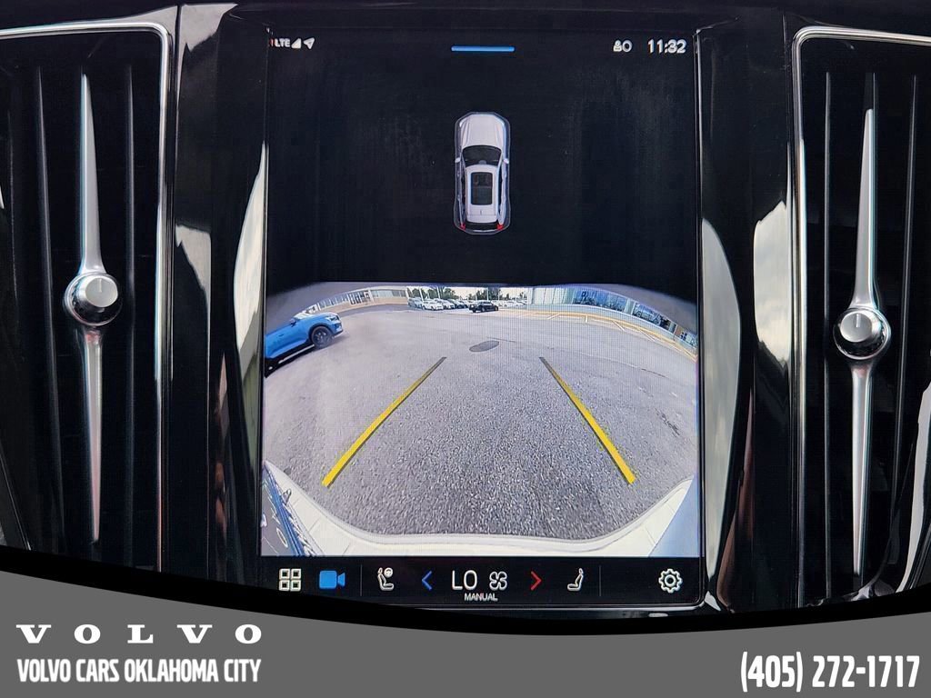 Certified 2025 Volvo XC60 T8 Plus w/ Protection Package Premier image 17