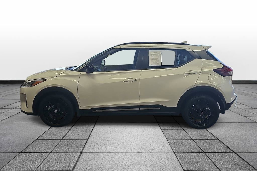 Used 2022 Nissan Kicks SR w/ Premium Package FWD image 7