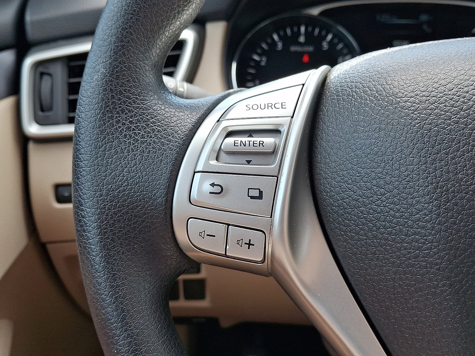 Used 2016 Nissan Rogue SV w/ SV Premium Package FWD image 23