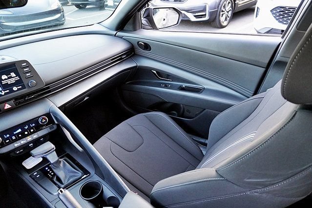 Certified 2026 Hyundai Elantra Sport FWD image 19