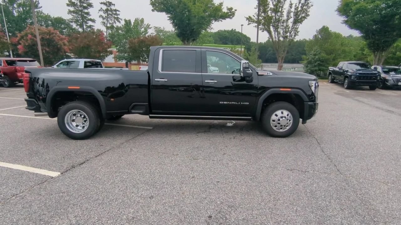 New 2026 GMC Sierra 3500 Denali w/ Denali Reserve Package AWD/4WD image 9