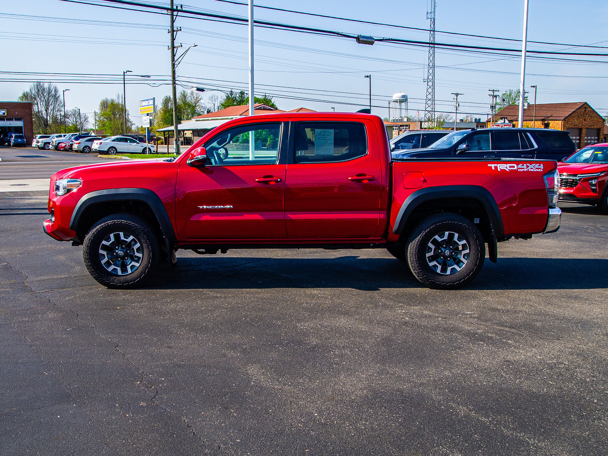 Used 2023 Toyota Tacoma TRD Off-Road AWD/4WD image 4