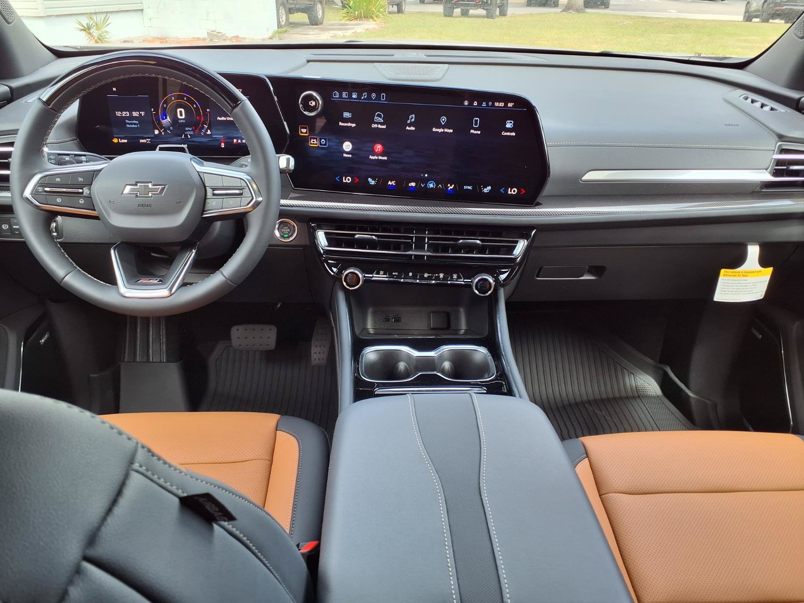 New 2027 Chevrolet Traverse Z71 w/ Enhanced Driving Package AWD/4WD image 7