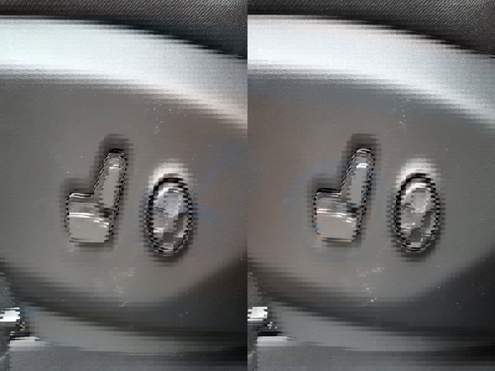 New 2026 Chrysler Voyager LX image 12