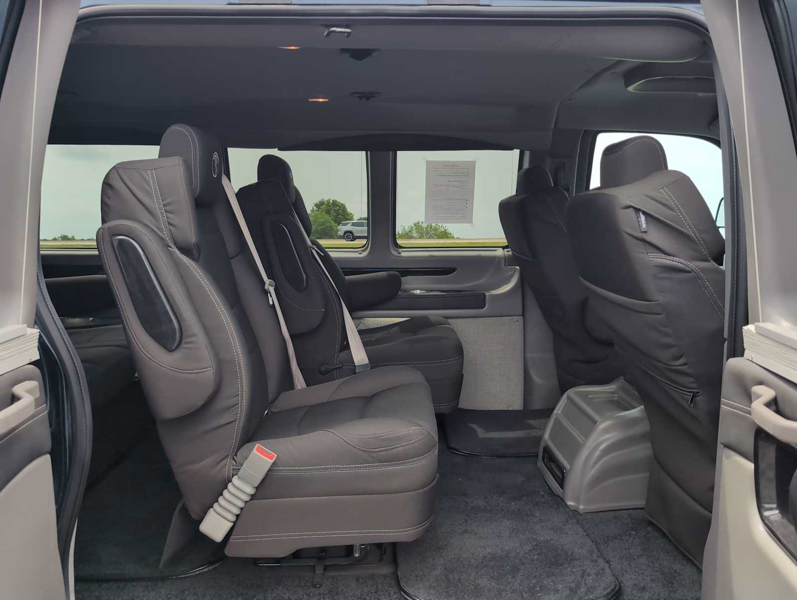 Used 2023 GMC Savana 2500 RWD image 24