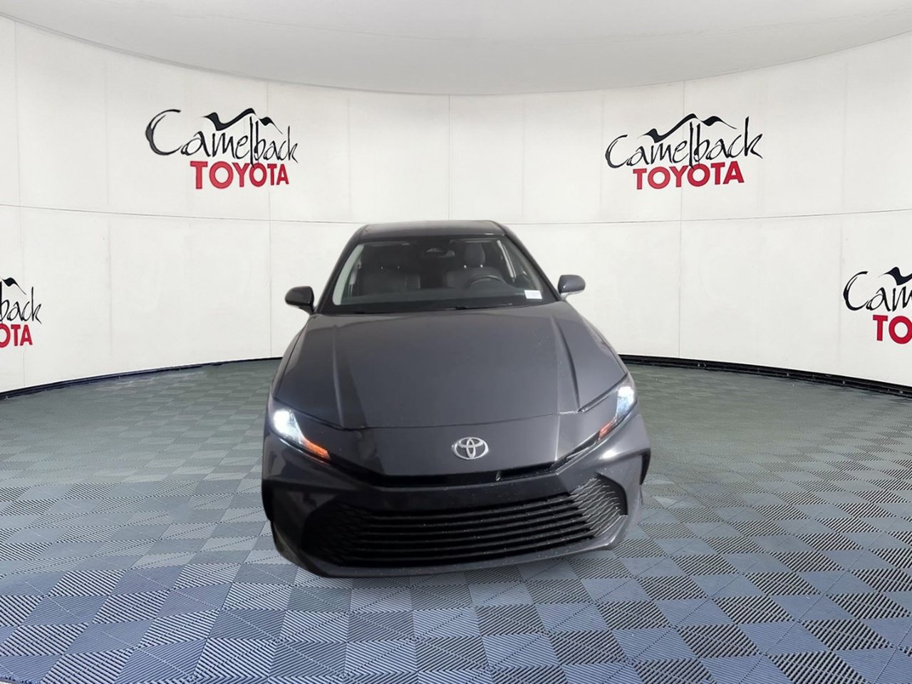 Used 2025 Toyota Camry LE FWD image 5