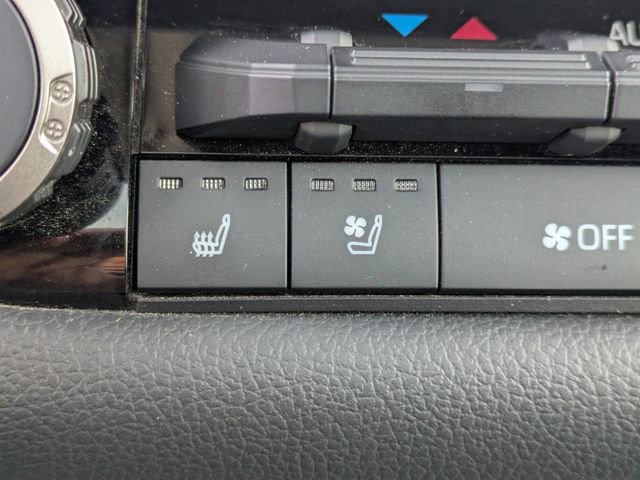 Used 2023 Toyota Tundra Limited image 23