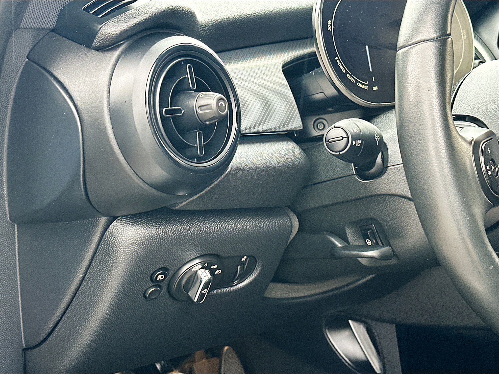 Certified 2024 MINI Cooper SE image 10