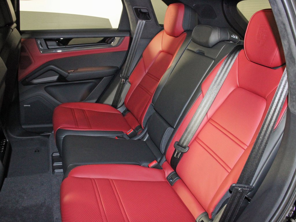 New 2026 Porsche Cayenne GTS image 36
