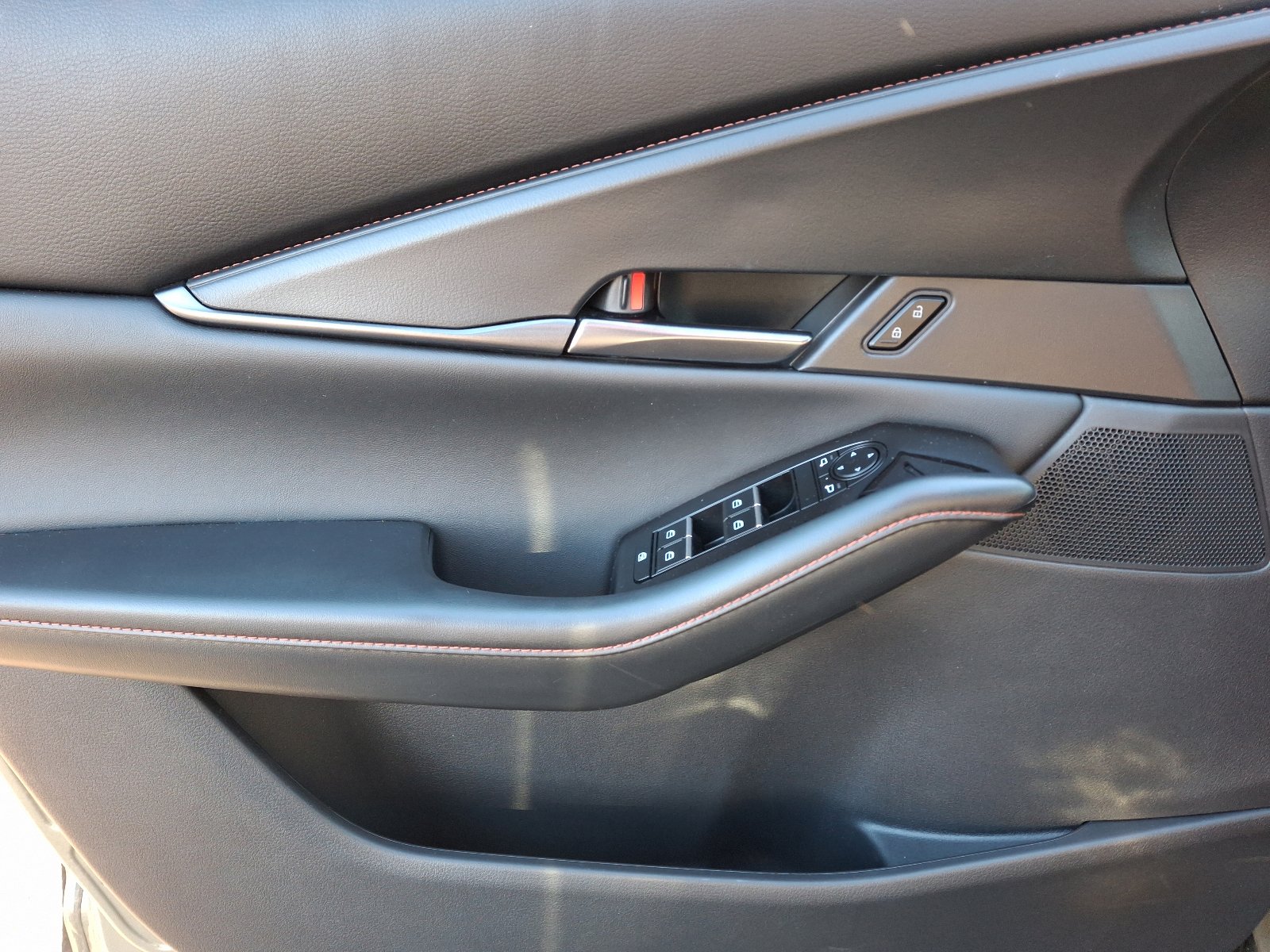Certified 2025 MAZDA CX-30 Carbon AWD/4WD image 13