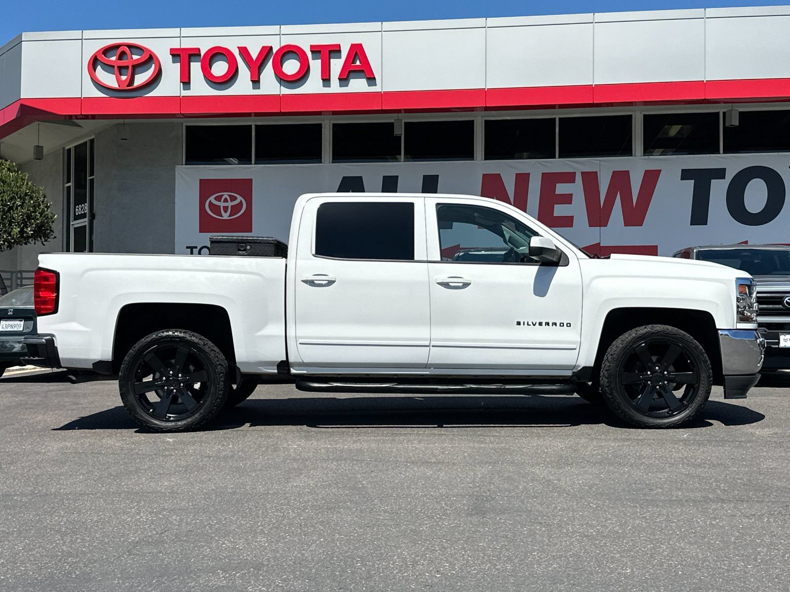 Used 2017 Chevrolet Silverado 1500 LT w/ All Star Edition RWD image 6