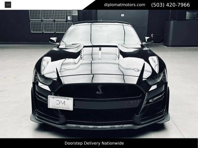 Used 2022 Ford Mustang Shelby GT500 w/ Technology Package RWD image 11