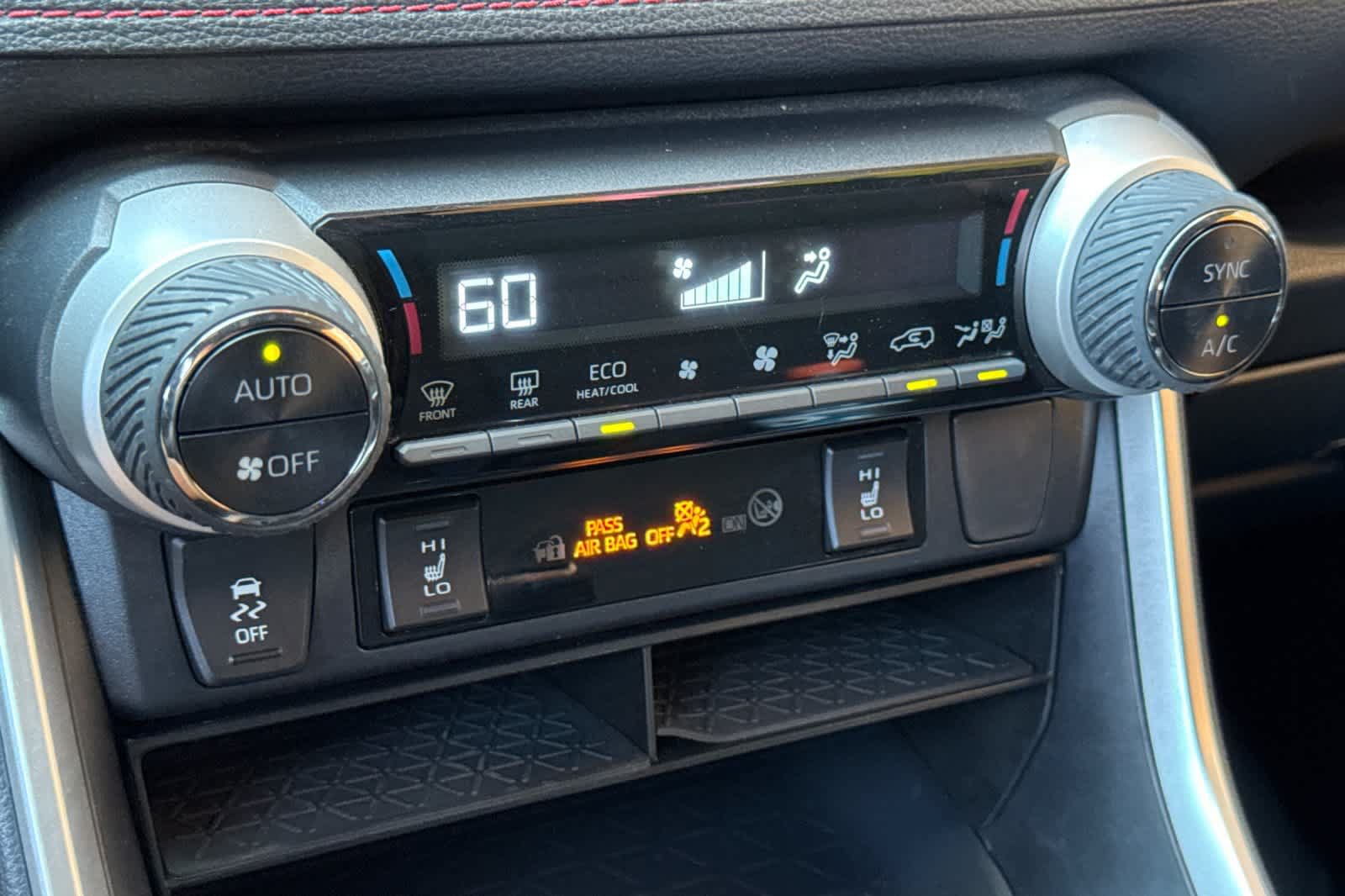 Used 2024 Toyota RAV4 SE w/ Weather & Moonroof Package AWD/4WD image 19