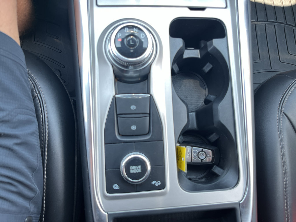 Used 2022 Ford Explorer XLT w/ Equipment Group 202A AWD/4WD image 25