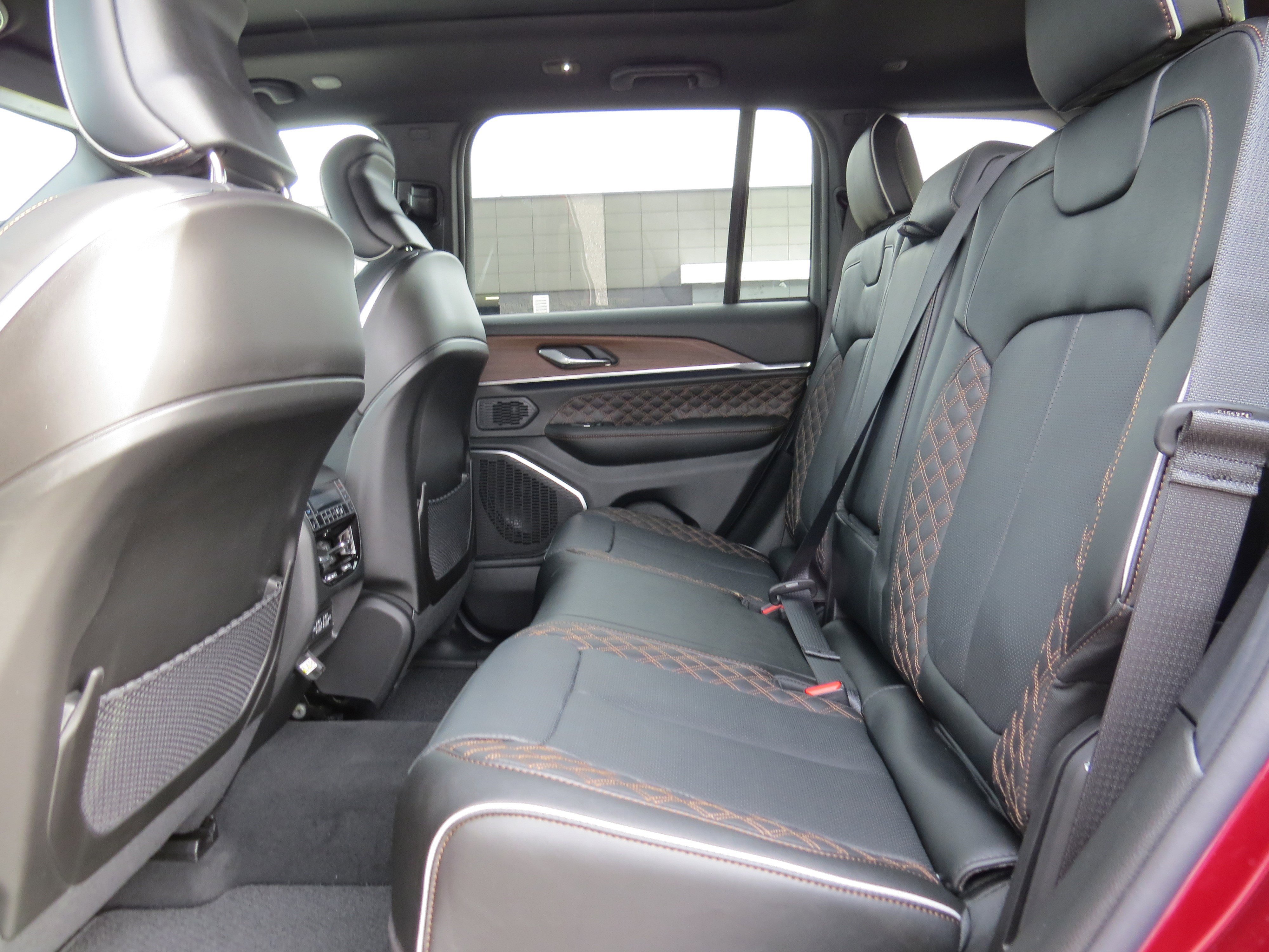 New 2025 Jeep Grand Cherokee Summit image 16