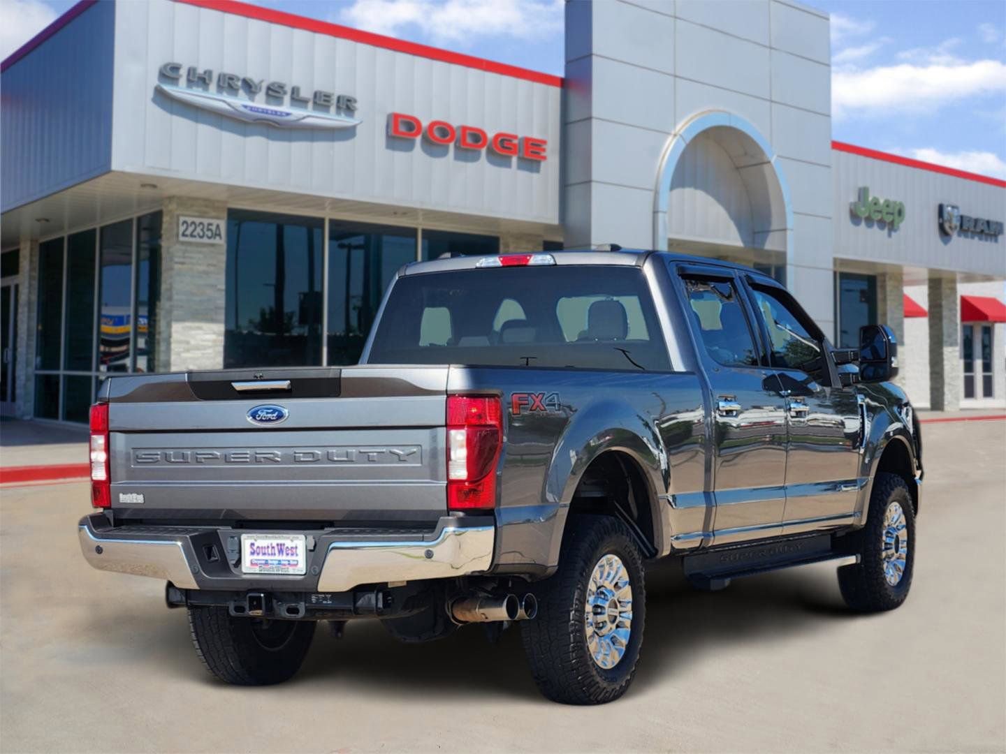 Used 2022 Ford F250 XLT w/ XLT Premium Package AWD/4WD image 5
