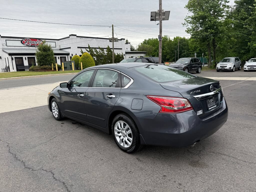 Used 2013 Nissan Altima 2.5 S FWD image 2