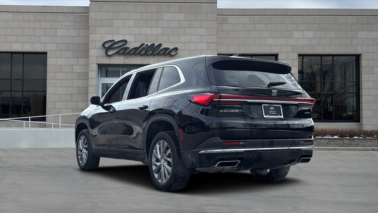 Used 2025 Buick Enclave Preferred image 4